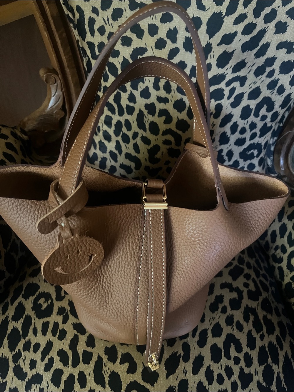 Classic Brown Leather Bucket Tote – Women Bags - Picture 5 of 7